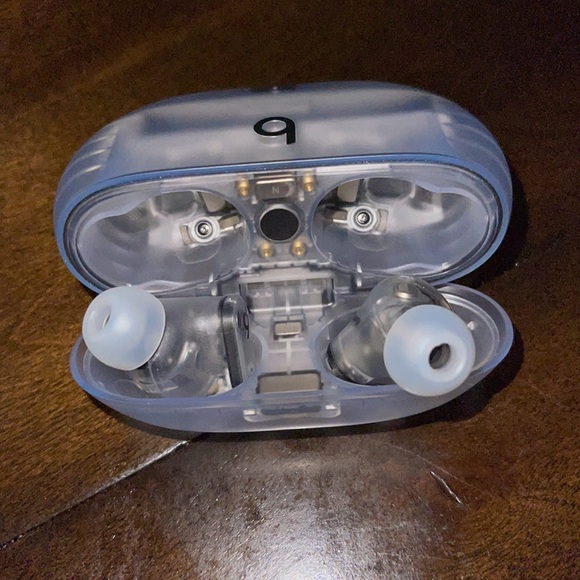 Beats Studio Buds + True Wireless Noise Cancelling Earbuds — Transparent - Picture 2 of 3